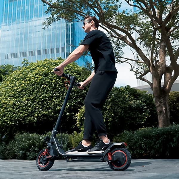 iScooter i10 Pro taitettava sähköskootteri 800W, 48V 15Ah akku, 60km kantama &45km / h, 10" renkaat, Smart APP
