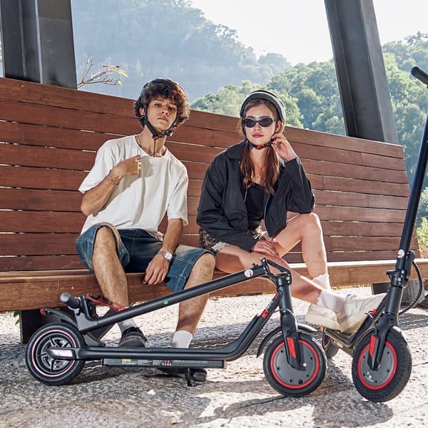 iScooter i9M Elscooter 42V 7.5Ah Litiumbatteri 500W Motor 35KM Höghastighetsstöd APP 30km Lång Räckvidd Elscooter