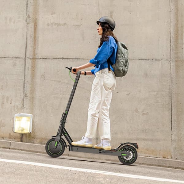 iSinwheel S9 Pro sähköpotkulauta 350 W moottori 36 V 7,5 Ah akku 8,5" renkaat