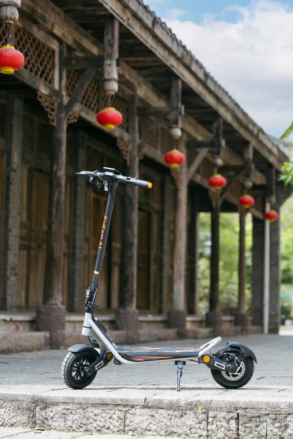 KuKirin A1 Elscooter 48V 13Ah Litiumbatteri 800W Motor 10-tums vakuumdäck 45 km räckvidd 45 km/h Dubbla skivbromsar Elscooter