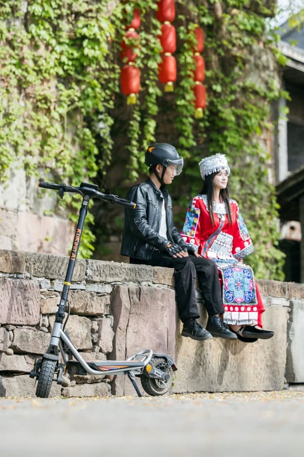 KuKirin A1 Elscooter 48V 13Ah Litiumbatteri 800W Motor 10-tums vakuumdäck 45 km räckvidd 45 km/h Dubbla skivbromsar Elscooter