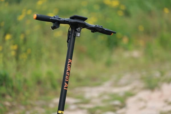 KuKirin A1 Elscooter 48V 13Ah Litiumbatteri 10-tums vakuumdäck 800W motor 45 km räckvidd 45 km/h Dubbel skivbroms Elscooter