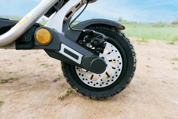 KuKirin A1 Elscooter 48V 13Ah Litiumbatteri 10-tums vakuumdäck 800W motor 45 km räckvidd 45 km/h Dubbel skivbroms Elscooter