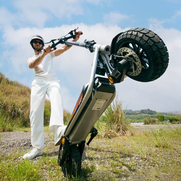 KuKirin A1 foldbar elektrisk scooter 10 tommer, 800W motor, 48V 13Ah batteri, maks. hastighed 45 km / t, rækkevidde 45 km, skivebremser for og bag