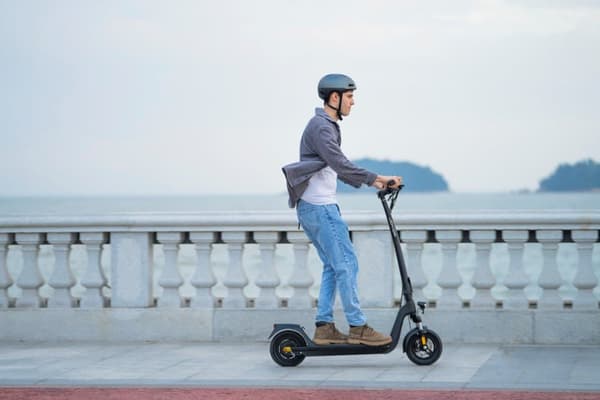 JOYOR C10 48V 26Ah batteri, 10-tums däck, 500W motor, maxhastighet 20 km/h, max körsträcka 40 km/h elscooter
