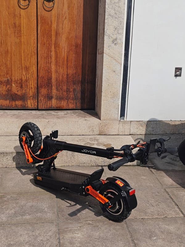 JOYOR S5 ABE 48V 13Ah batteri, 500W motor, 10-tums däck, maxhastighet 20 km/h, max räckvidd 55 km