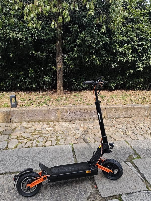 JOYOR S5 PRO ABE 500W motor, 10tums däck, 48V 13Ah batteri, maxhastighet 20 km/h, max räckvidd 55 km