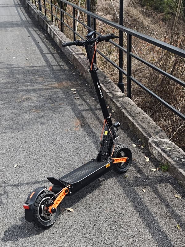 JOYOR S5 PRO ABE 48V 13Ah batteri, 500W motor, 10tums däck, maxhastighet 20 km/h, max räckvidd 55 km