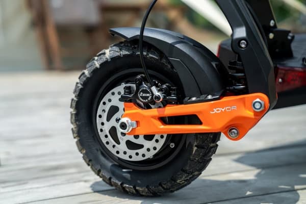 JOYOR T10 60V 18Ah batteri, 2*1000W motor, 10-tums däck, maxhastighet 25 km/h, räckvidd 75 km