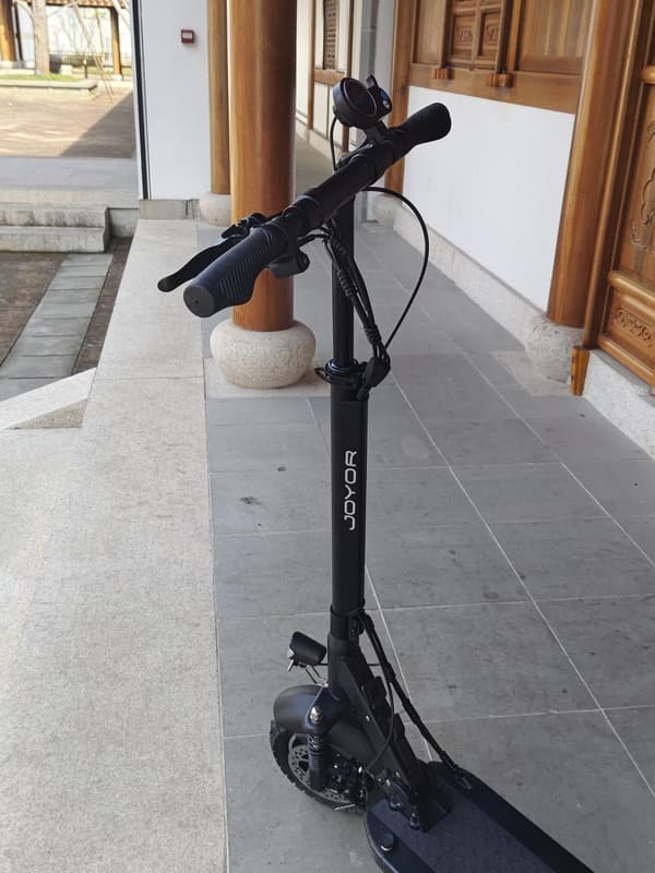 JOYOR Y8-S 500W motor, 10-tums däck, 48V 26Ah batteri, maxhastighet 20 km/h, räckvidd 100 km