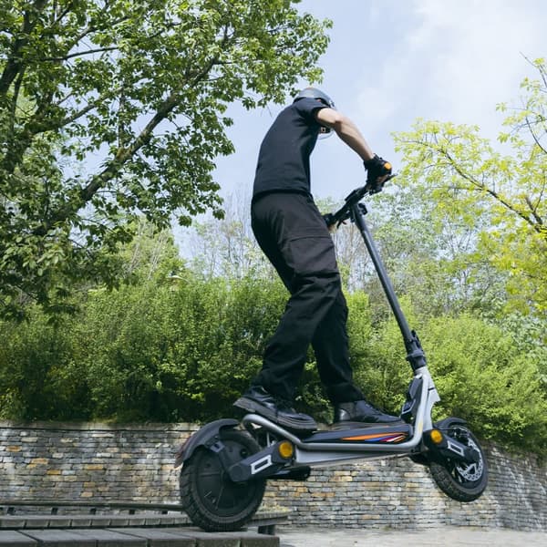 Sähköpotkulauta KuKirin A1, Moottori 48V 800W, 13Ah Akku, Toimintasäde 45 km, Hopea