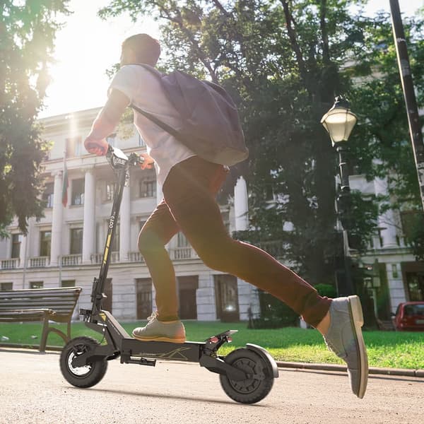 OOTD T10 Aikuisille Tarkoitettu Sähköpotkulauta 500W Moottori, Huippunopeus 50 km/h, Kaupunkiskootteri, 11 Tuuman Rengas, Taitettava Sähköpotkulauta