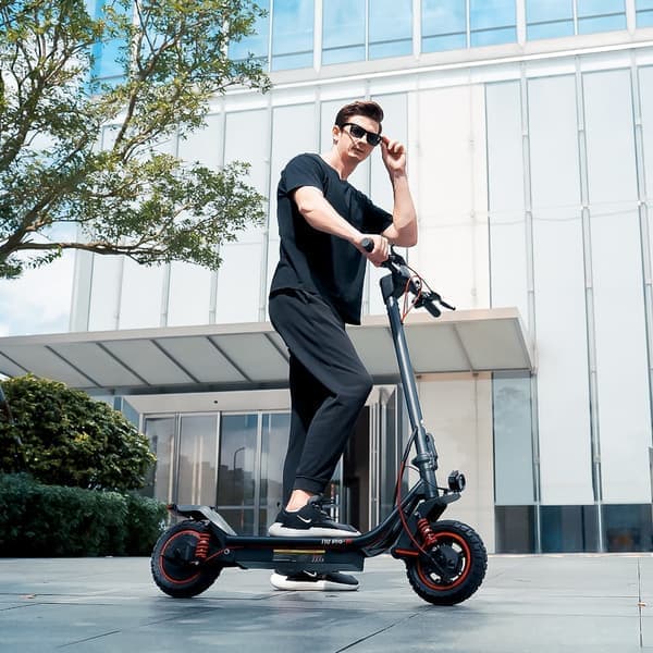 iScooter i10 Pro foldbar elektrisk scooter 800W, maks. hastighed 45 km/t, rækkevidde 60 km, Smart APP, dobbelte støddæmpere foran og bagpå