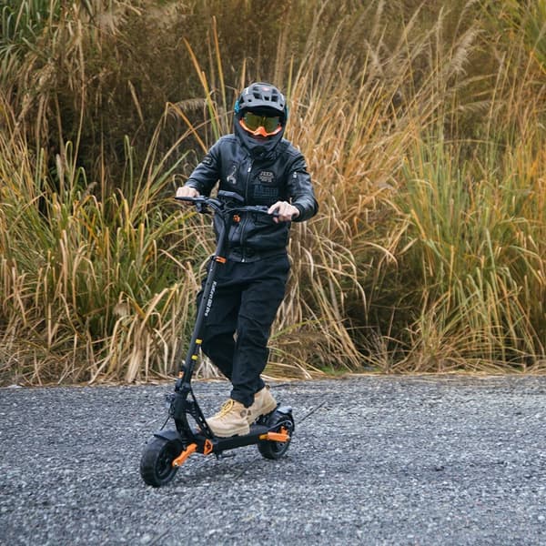 KuKirin G2 Pro (VMP) Sähköpotkulauta Aikuisille 25 km/h Huippunopeus 500 W Moottori Maastoon Sopiva Sähköpotkulauta 9 Tuuman Renkailla