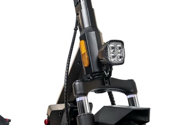 Kukirin M4 Max 800W motor 18.2AH, hastighet 45 km/h, räckvidd 64 km, 10-tums däck elscooter