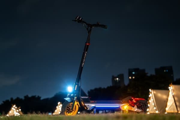 Kukirin M4 Max 800W motor 18.2AH elscooter, hastighet 45 km/h, räckvidd 64 km, 10-tums däck