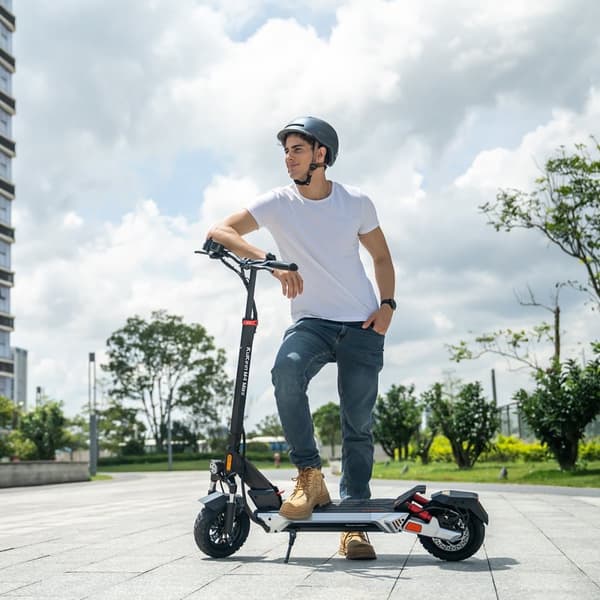 El-scooter Kukirin M4 Max, motor 48V 800W, batteri 18,2Ah, maks. 45 km/t