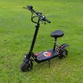 Miniatyrbillede 10 af 11: Boyueda Q7Pro voksen 10'' dual drive el-scooter, 19Ah batteri, 3200W motor, med sæde, udholdenhed: 60-70KM, dobbelt støddæmpere.