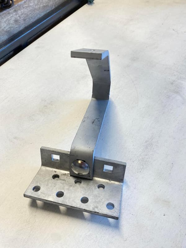 ISOTEC Roof Hook för montering av solcellspaneler på tegeltak