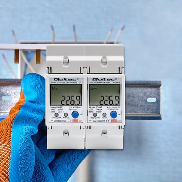 Qoltec 50882 Yksivaiheinen elektroninen energiankulutusmittari DIN-kiskoon | WiFi | TUYA | 230V | LCD