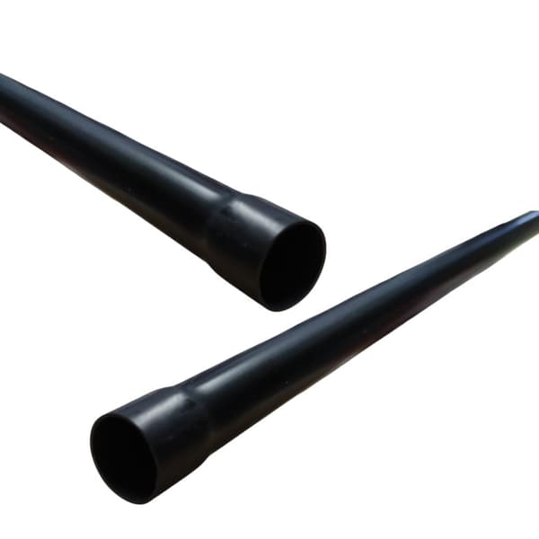 Beskyttelsesrør til elektriske installationer, stift, sort mufferør med en diameter på 32 mm.