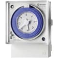 Miniatyrbild 1 av 3: Tidsur för frontmontering Driftspänning: 230 V/AC Finder 12.31.8.230.0000 1 switch 16 A Dagsprogram