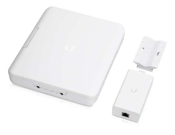 UniFi Flex Switch Adapter Kit for Street Light Pole Applications