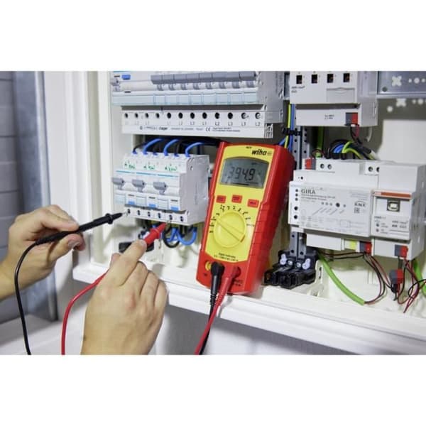 WIHA digital multimeter upp till 600V AC Kat. IV + 2 AAA-batterier ingår - 45218