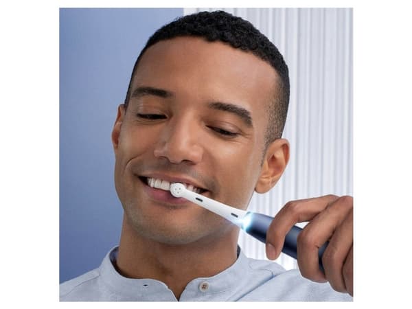 Oral-B iO Series 7N Sapphire Blue Adult Vibrating toothbrush