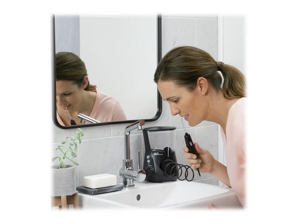 Waterpik Ultra Professional Water Flosser WP-662 - Munnutskyller - svart