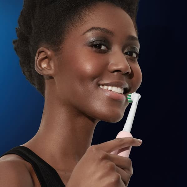 Oral B Elektrisk tannbørste Pro1 Pink + ekstra refill