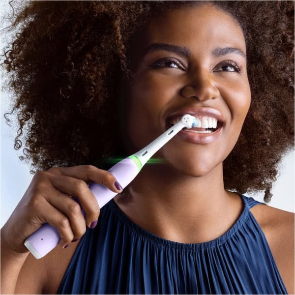Oral B iO Series 4s - elektrisk tannbørste, lavendel