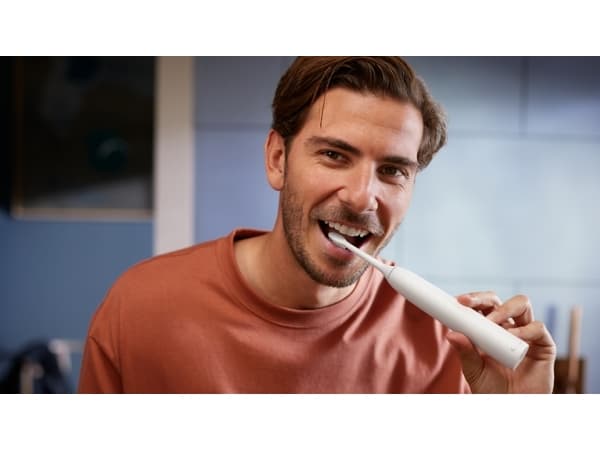 Philips 5500 HX7110/01 Genopladelig sonisk tandbørste, Voksen, Sonisk tandbørste, Blegning, 62000 Omdrejninger pr. minut, Hvid, Hvid