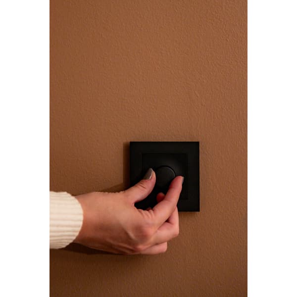 Plus 315 LED Dimmer Sort Elko