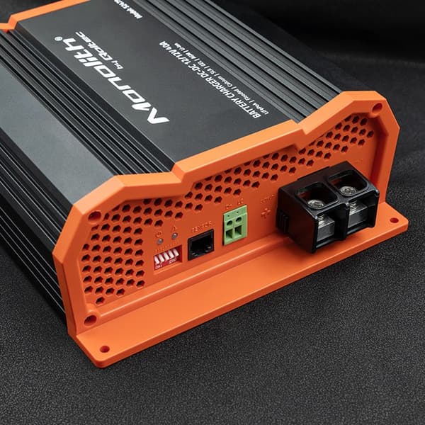 Qoltec 52480 Monolith DC-DC-oplader til LiFePO4 AGM 12V-batterier | 40A | 500W