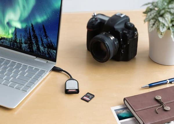SANDISK Extreme PRO extern kortläsare - SD, SDHC UHS-I, SDXC UHS-I, SDHC UHS-II, SDXC UHS-II - USB-C