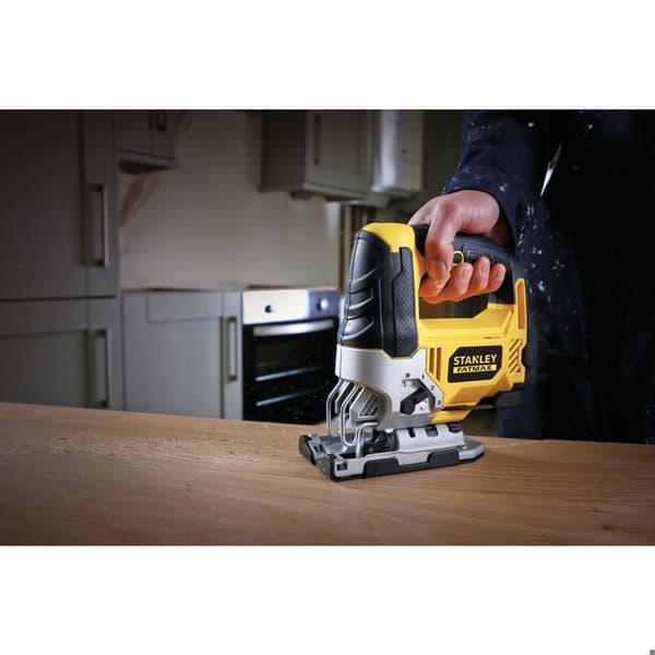 STANLEY FME340K FATMAX 710W pendelsticksåg med låda