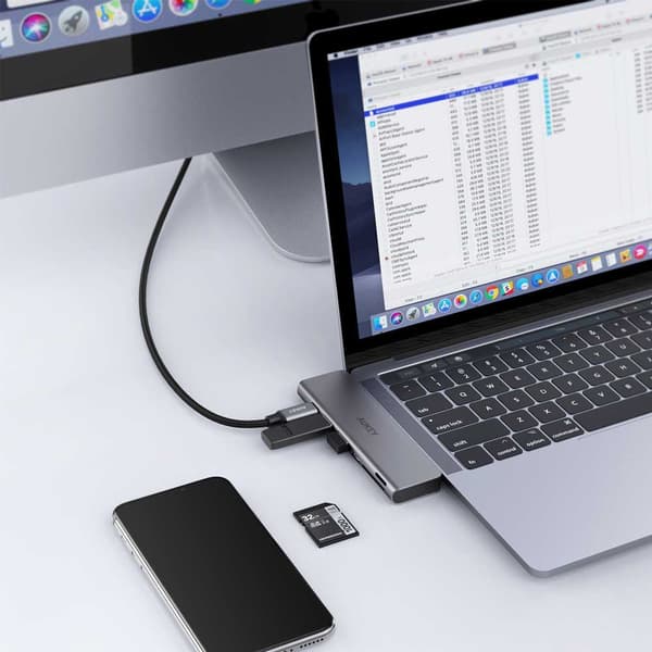 Aukey I Thunderbolt 3 7 1 Hub