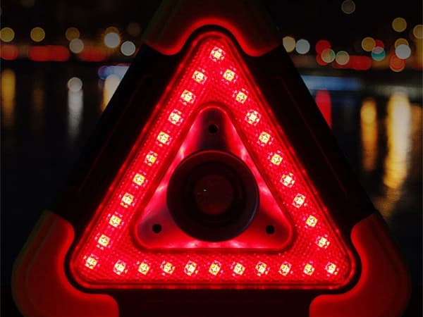 Motorhuvslampa med Spänne