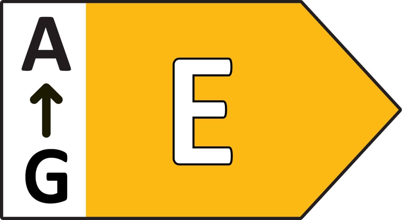 E E