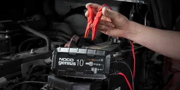 NOCO GENIUS10 EU 10A Akkulaturi 6V/12V akuille huoltoa ja rikinpoistoa varten