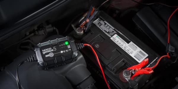 NOCO GENIUS5 5A Batterioplader til 6V/12V batterier med vedligeholdelses- og afsvovlingsfunktion