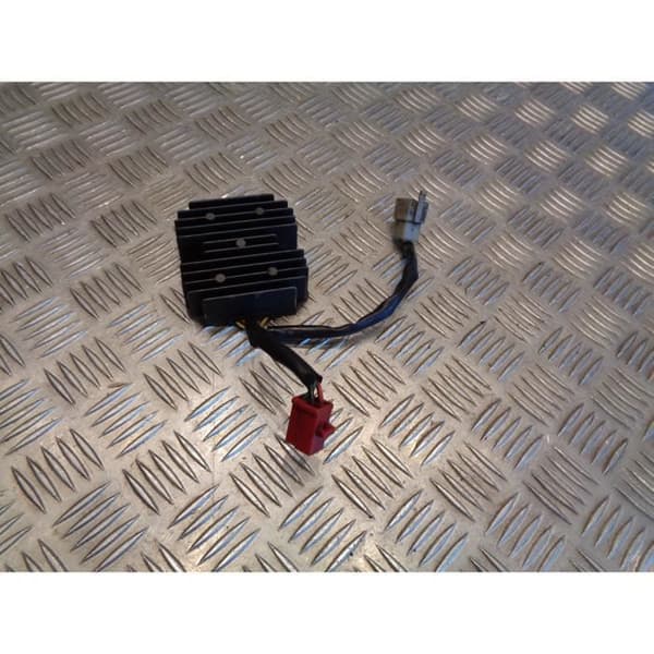honda nx 650 dominator rd02 motorcykel batteriladdningsregulator- USED