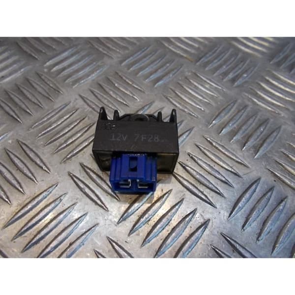 regulator 4-polig skoter kinesisk 50 125 kinesisk gy6 139qmb 1e40qmb 152qmi znen eurocka baotian jmstar generisk longjia adly keewa- USED