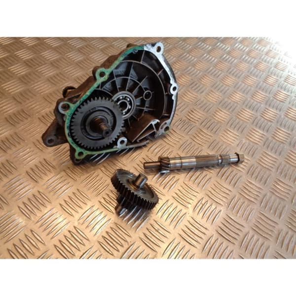 transmissionsaxel kugghjulshus skoter piaggio 125 x9- USED