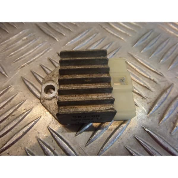 scooter batteriladdningsregulator yamaha ch 50 beluga 3ec mbk aktiv ...- USED