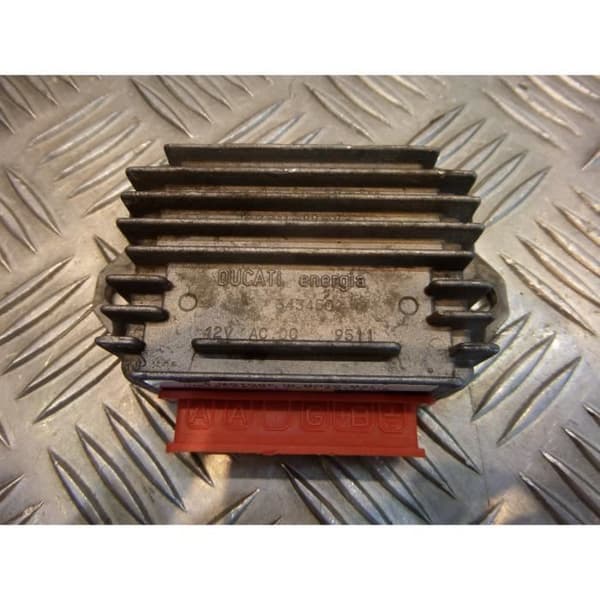 scooter batteriladdningsregulator piaggio 50 nrg typhoon- USED