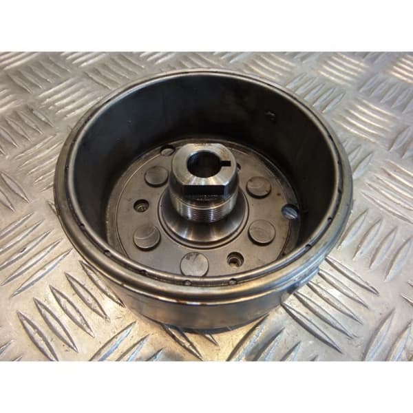 originaltändning svänghjulsrotor motorcykel Suzuki 125 rg fun nf13b- USED