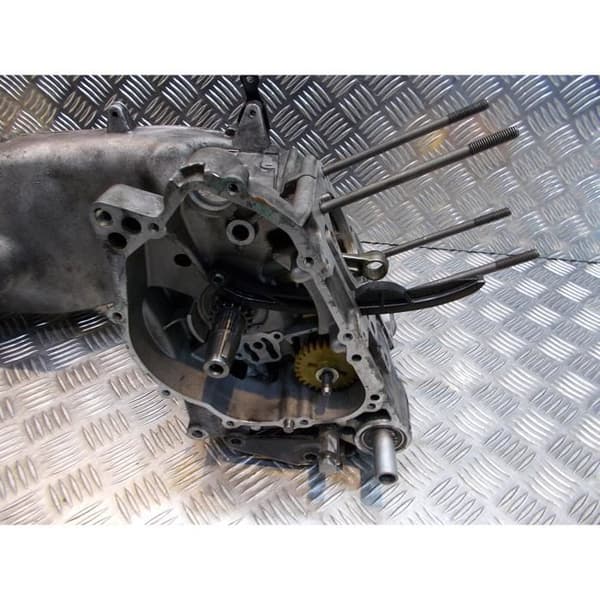 nedre motor vevaxel skoter aprilia 125 scarabeo zd4pca- USED