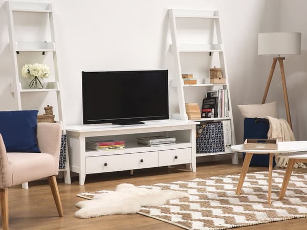 TV bänk Vit TV upp till 61ʺ Rekommenderas 3 Lådor Kabelorganisering Rustik